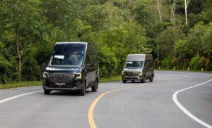 Thuê Xe 18 Chỗ Chạy Đường Dài – Dịch Vụ Uy Tín, Xe Đời Mới, Hỗ Trợ 24/7 Tại Thuê Xe Huy Đạt